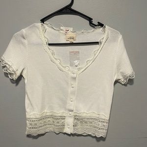 White crop top w/ lace trim
